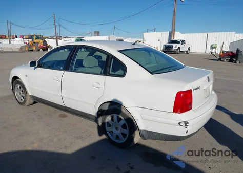 2000 Volkswagen Passat Gls из США, поврежденный, VIN WVWMA23B5YP304547